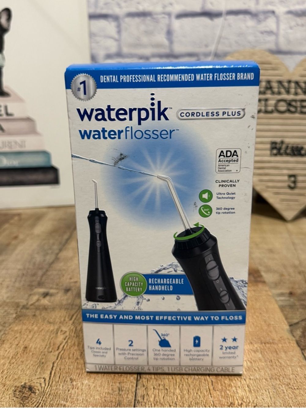 Waterpik Waterflosser Cordless Plus, Ultra Quiet, 4 Tips, Black WP-462W